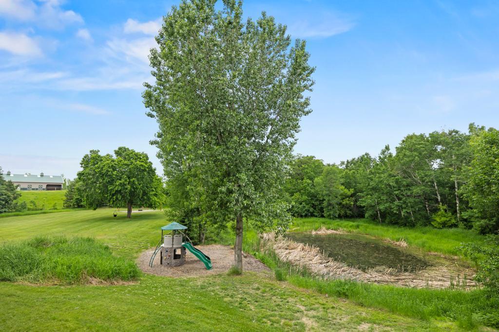 8699 190th Avenue NW