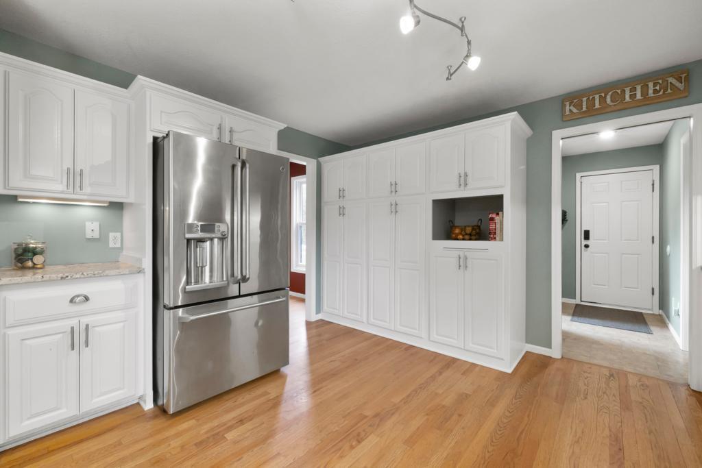 8699 190th Avenue NW