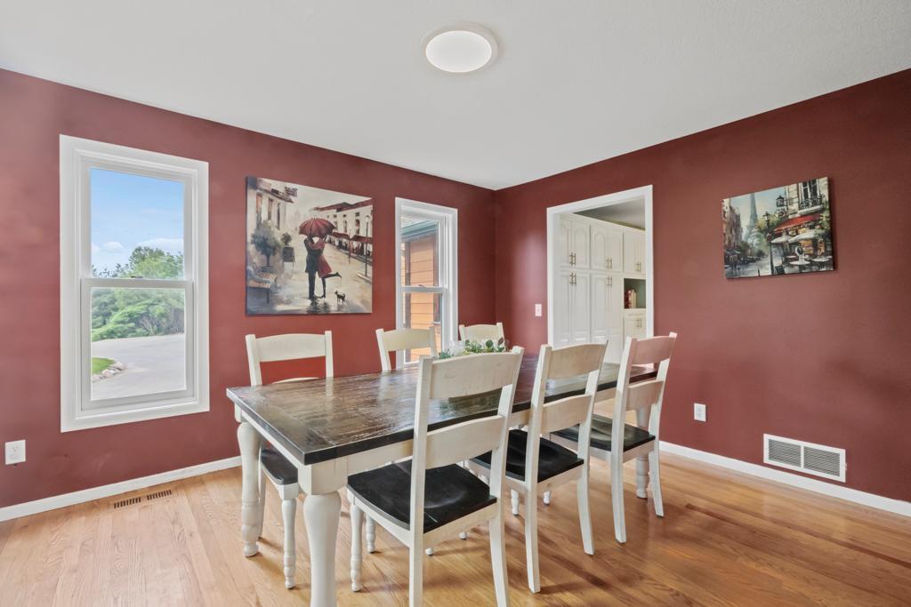 8699 190th Avenue NW