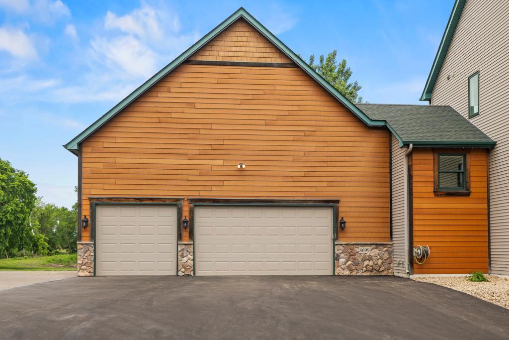 8699 190th Avenue NW