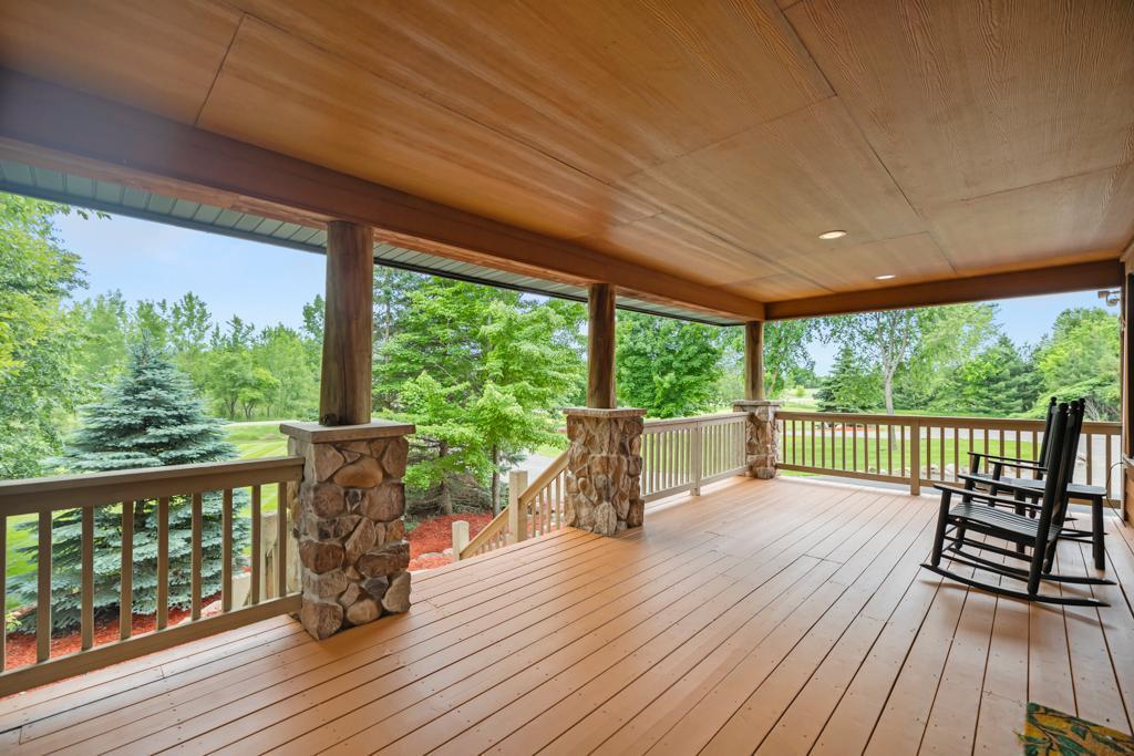 8699 190th Avenue NW