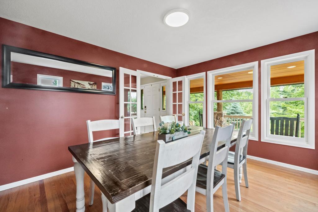 8699 190th Avenue NW