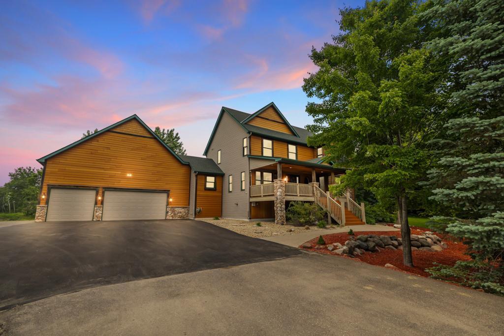 8699 190th Avenue NW