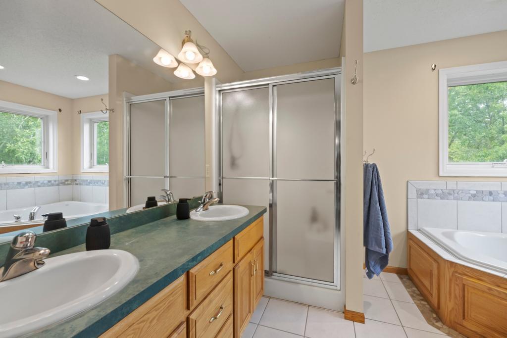 8699 190th Avenue NW