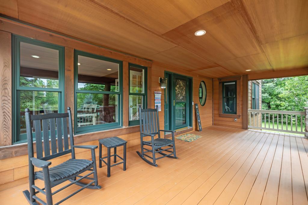 8699 190th Avenue NW