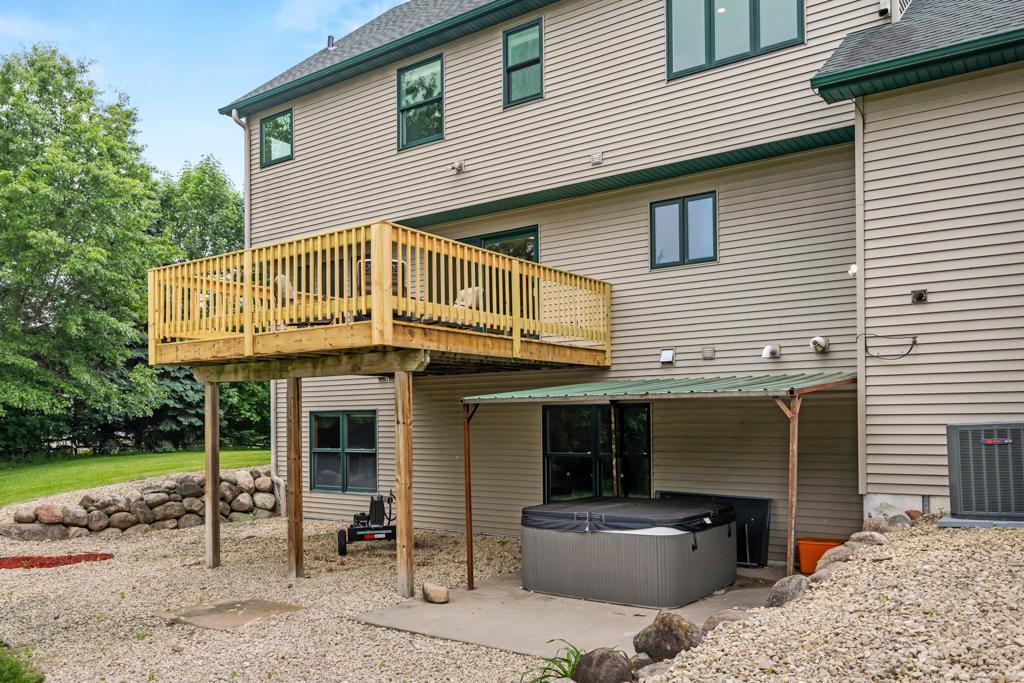 8699 190th Avenue NW