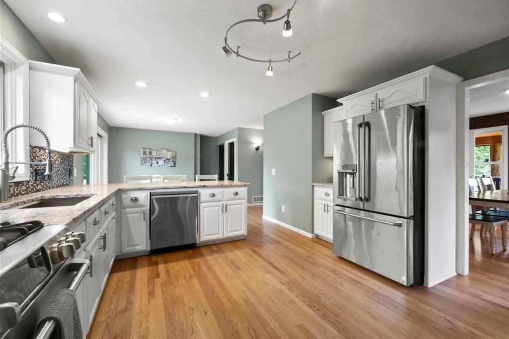 8699 190th Avenue NW