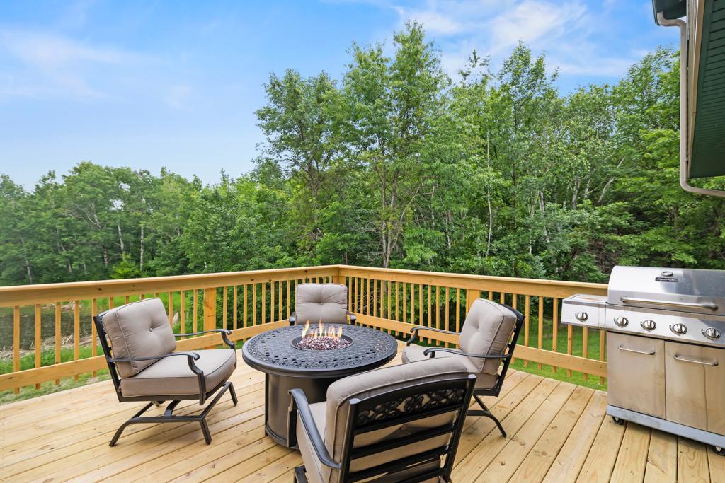 8699 190th Avenue NW