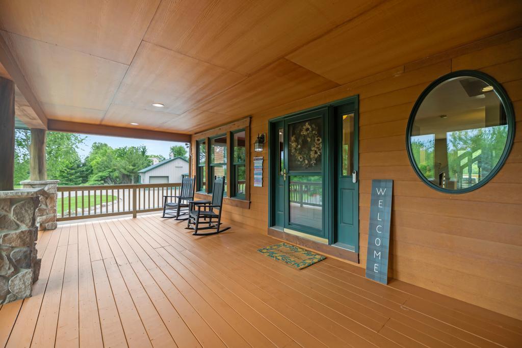 8699 190th Avenue NW