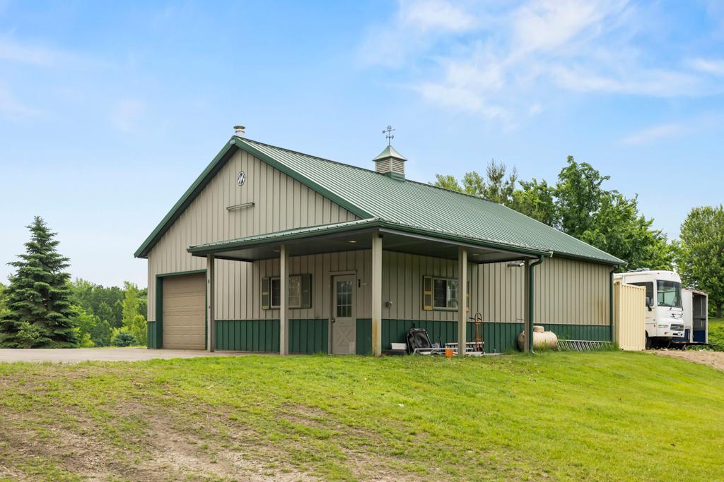 8699 190th Avenue NW