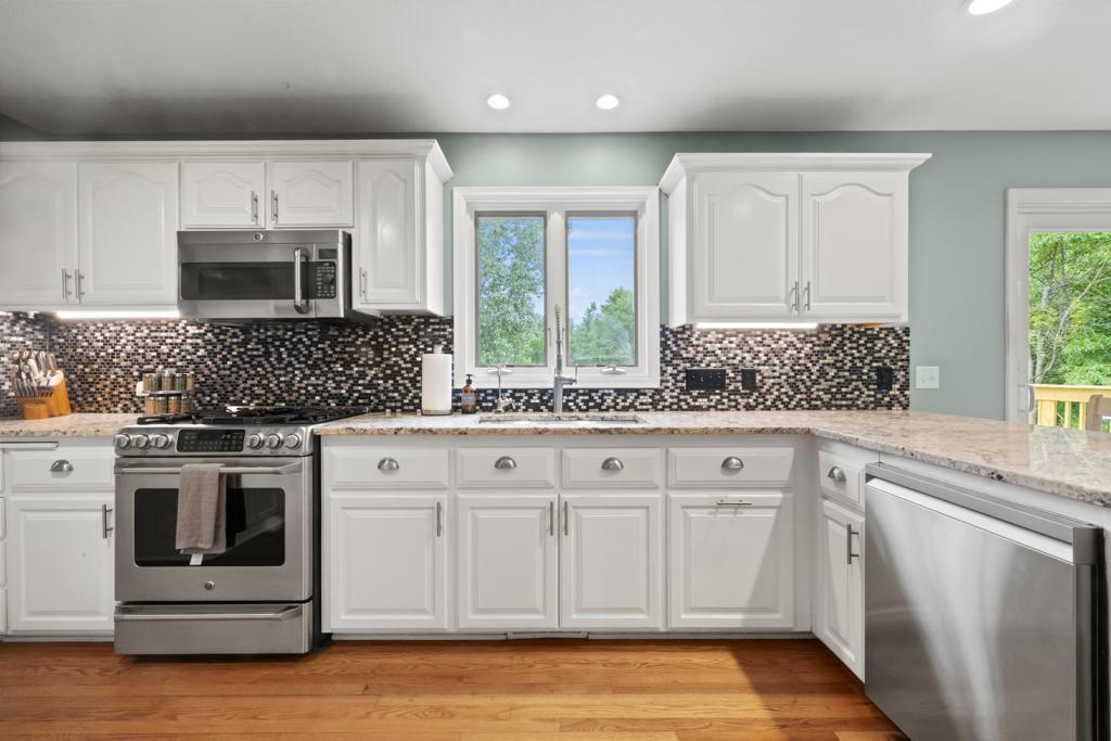 8699 190th Avenue NW