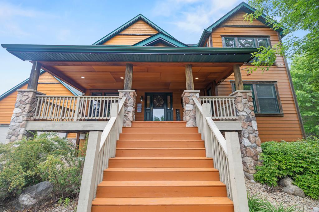 8699 190th Avenue NW