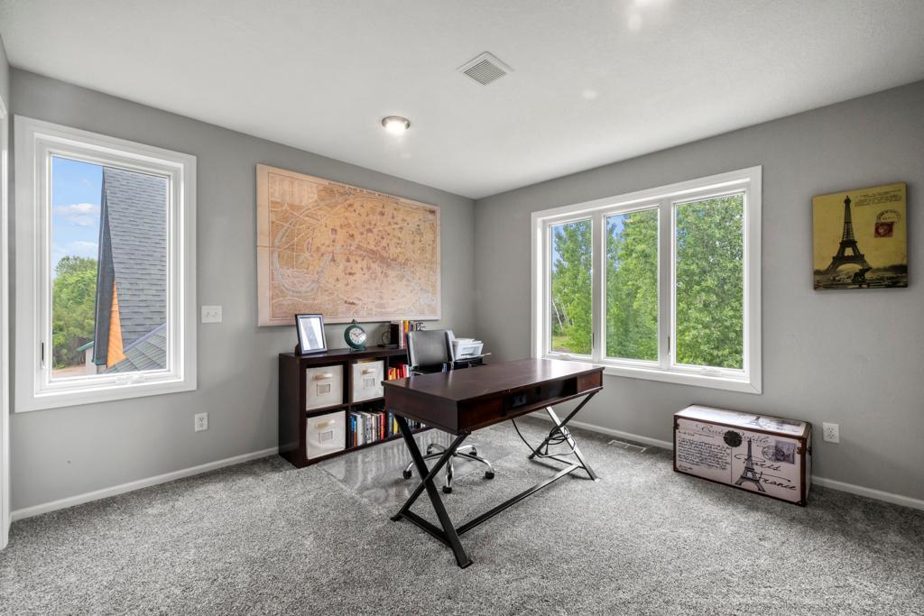 8699 190th Avenue NW