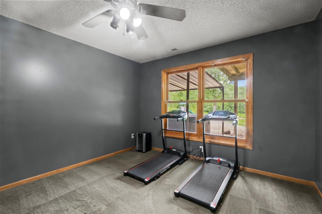 8699 190th Avenue NW