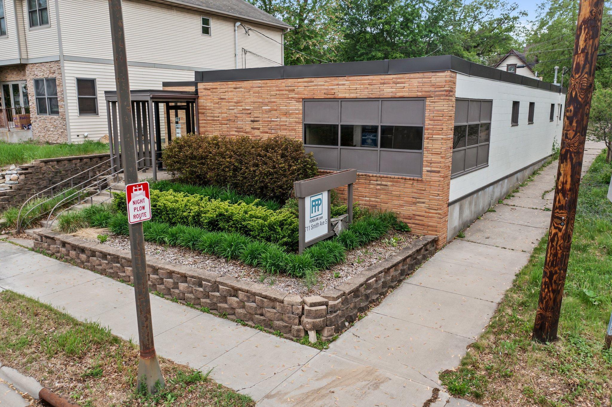711 Smith Avenue S