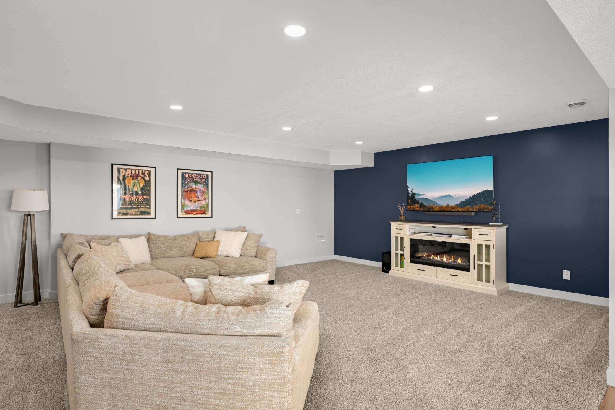 5899 Upper 179th Street W