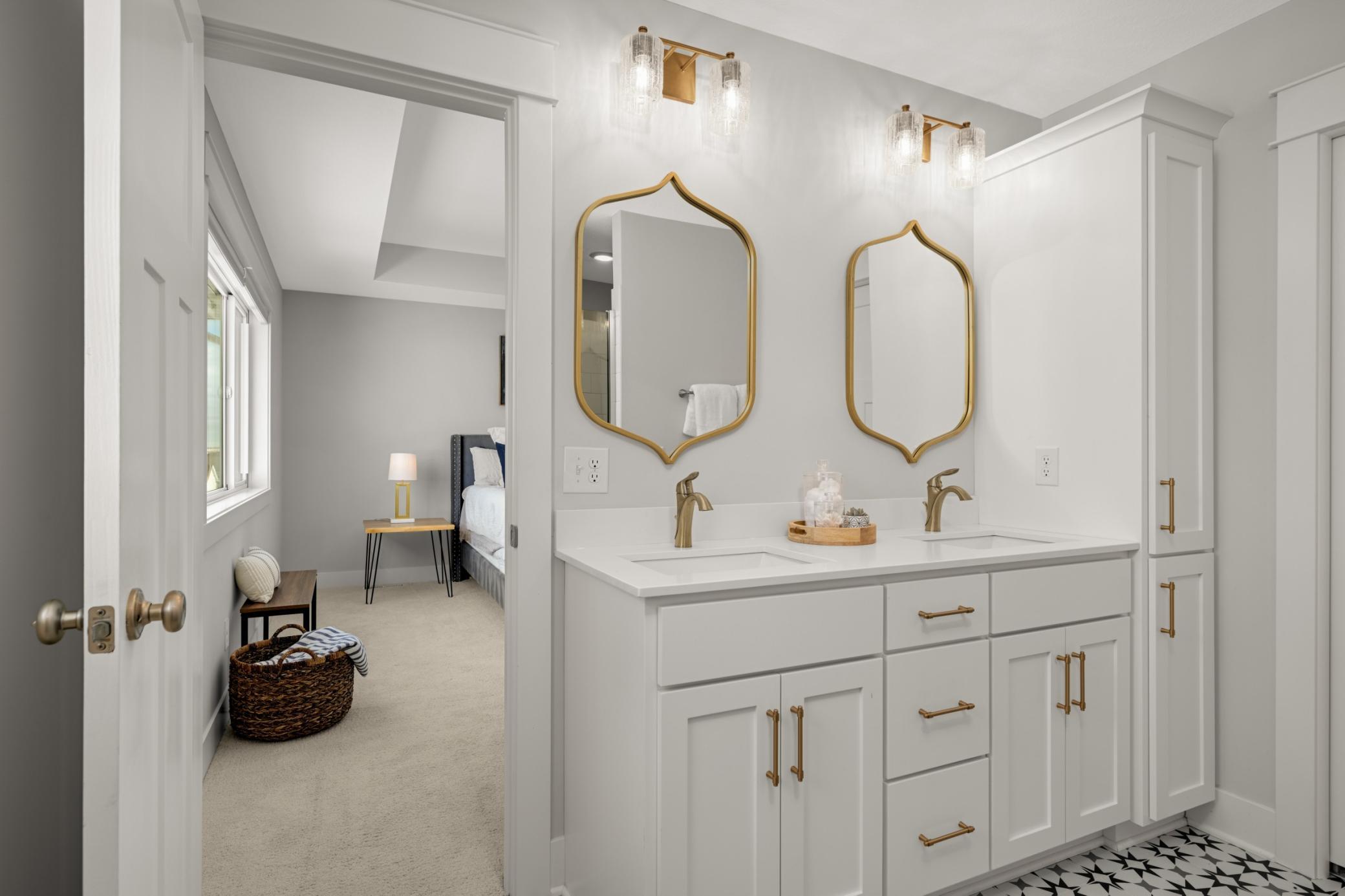 5899 Upper 179th Street W