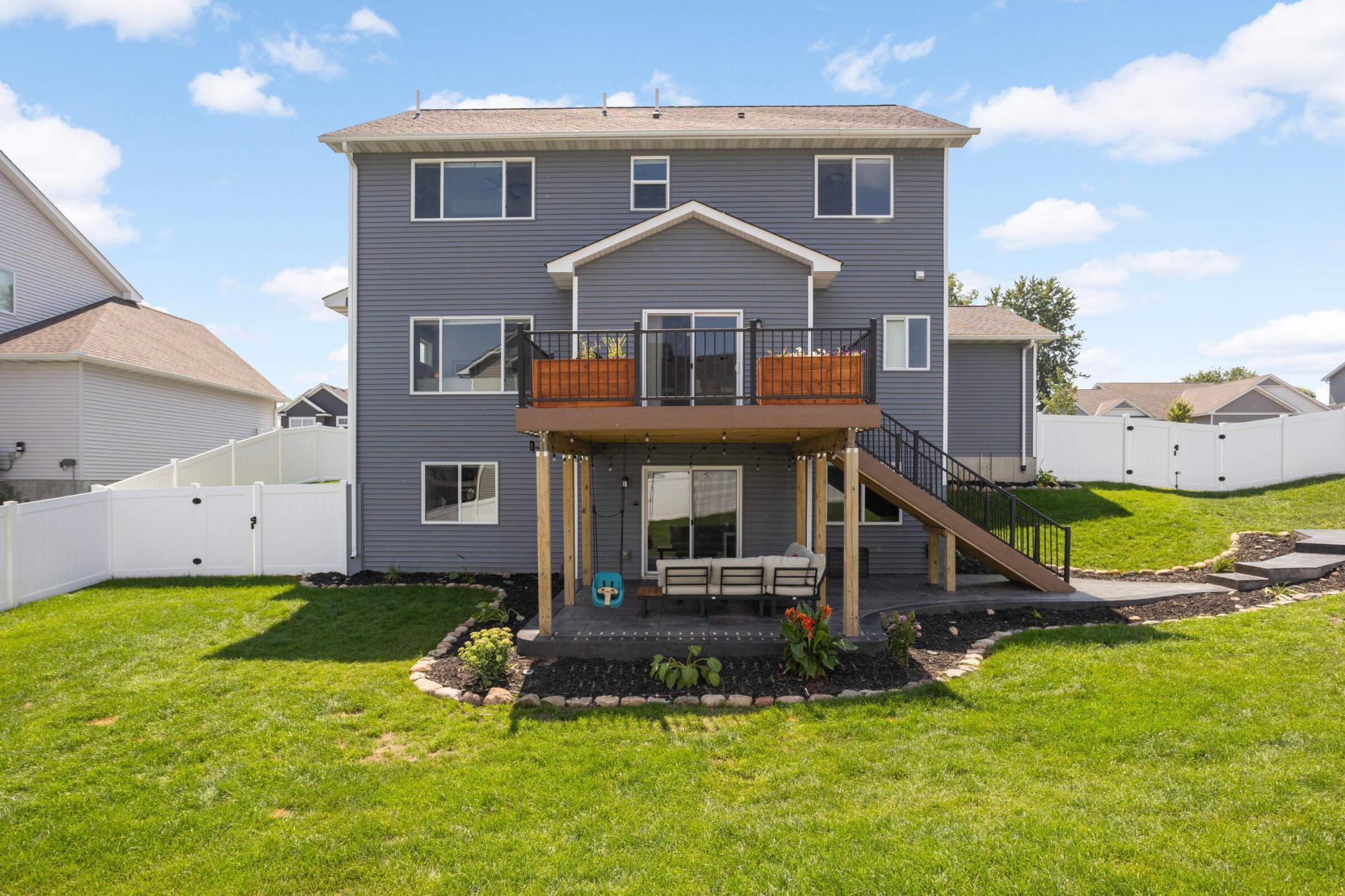 5899 Upper 179th Street W