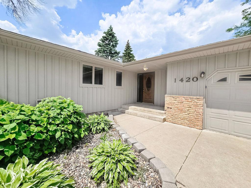 1420 17th Street W