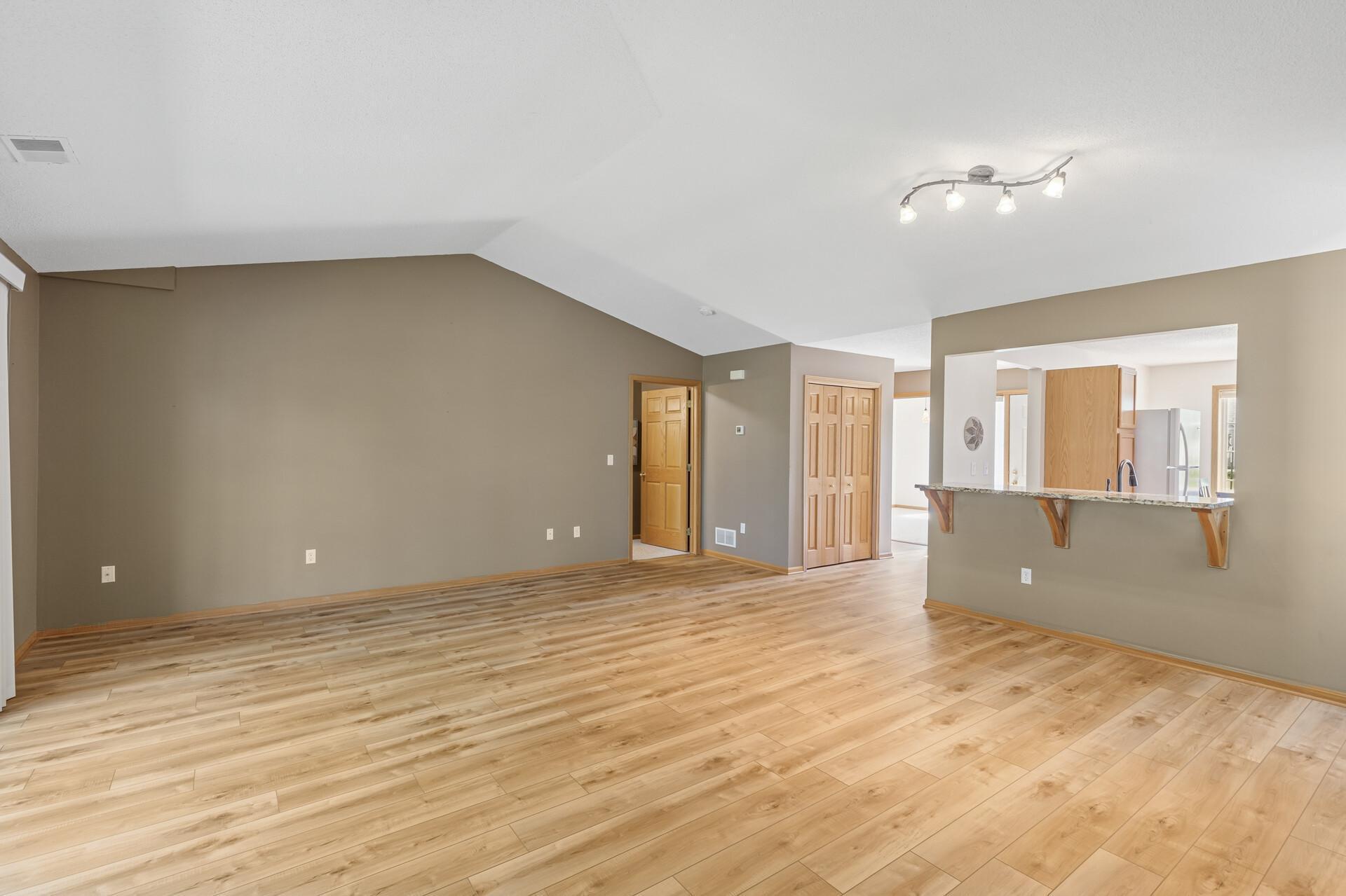 220 Emerson Avenue E