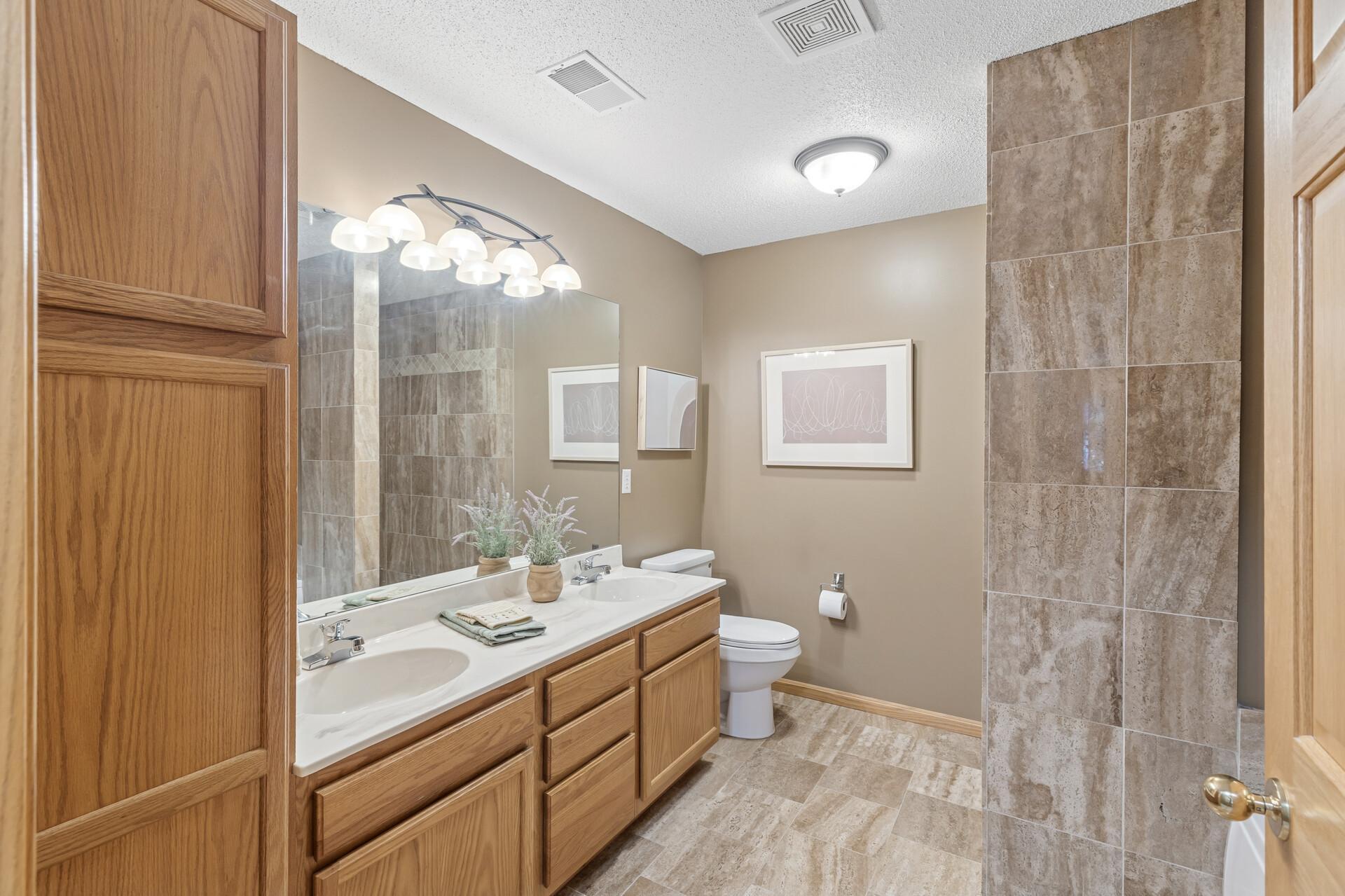 220 Emerson Avenue E