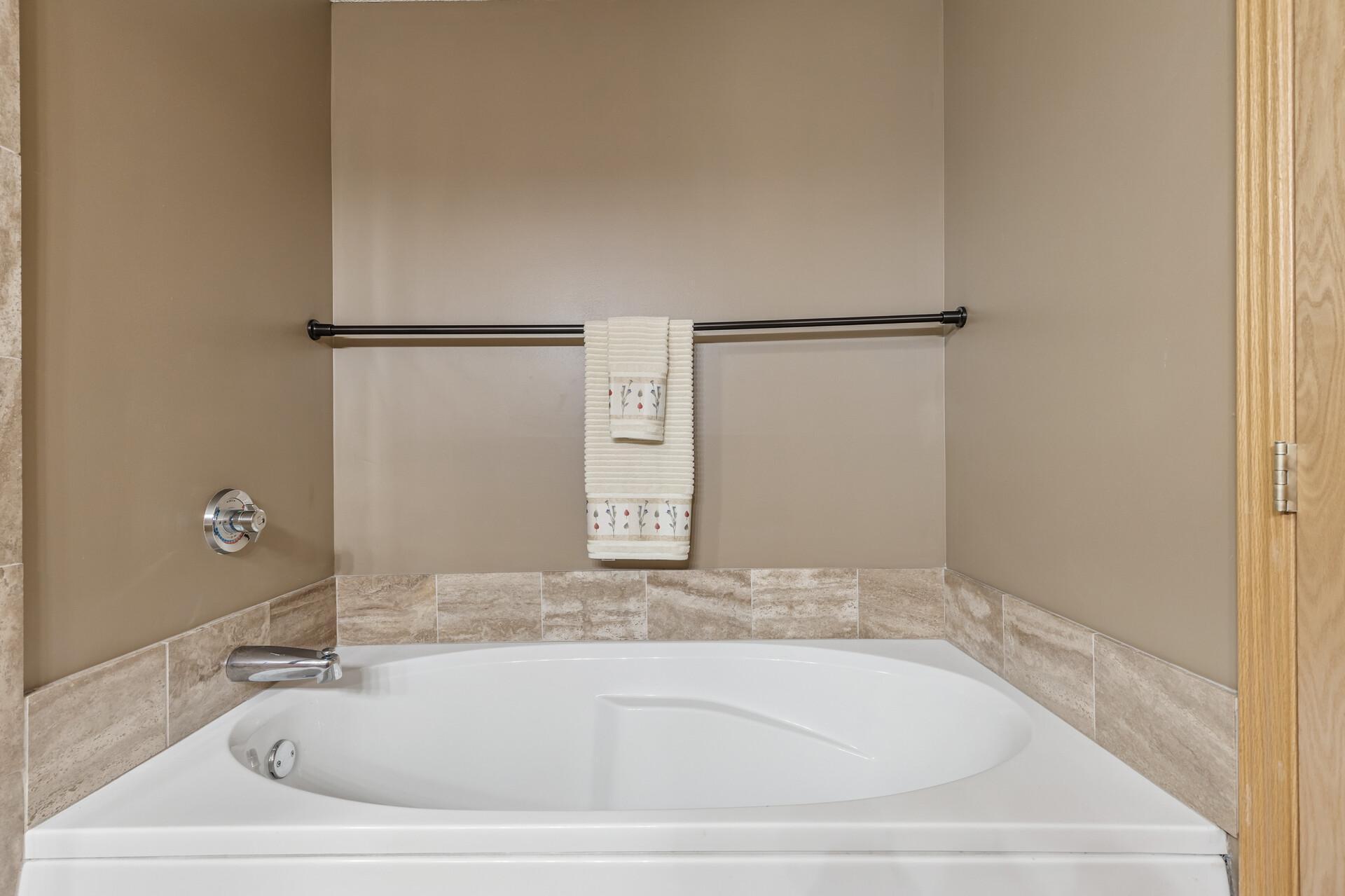 220 Emerson Avenue E