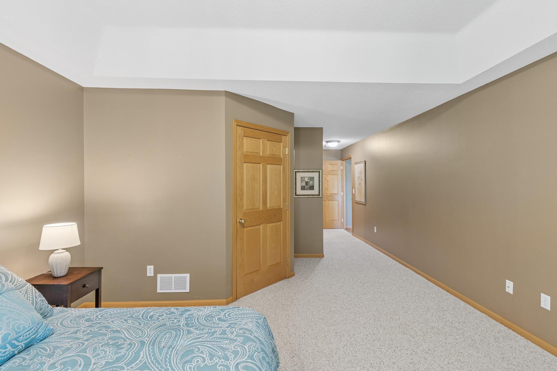 220 Emerson Avenue E