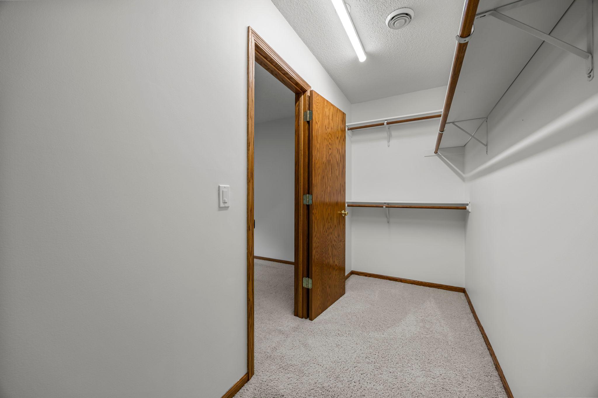5553 Fenway Court