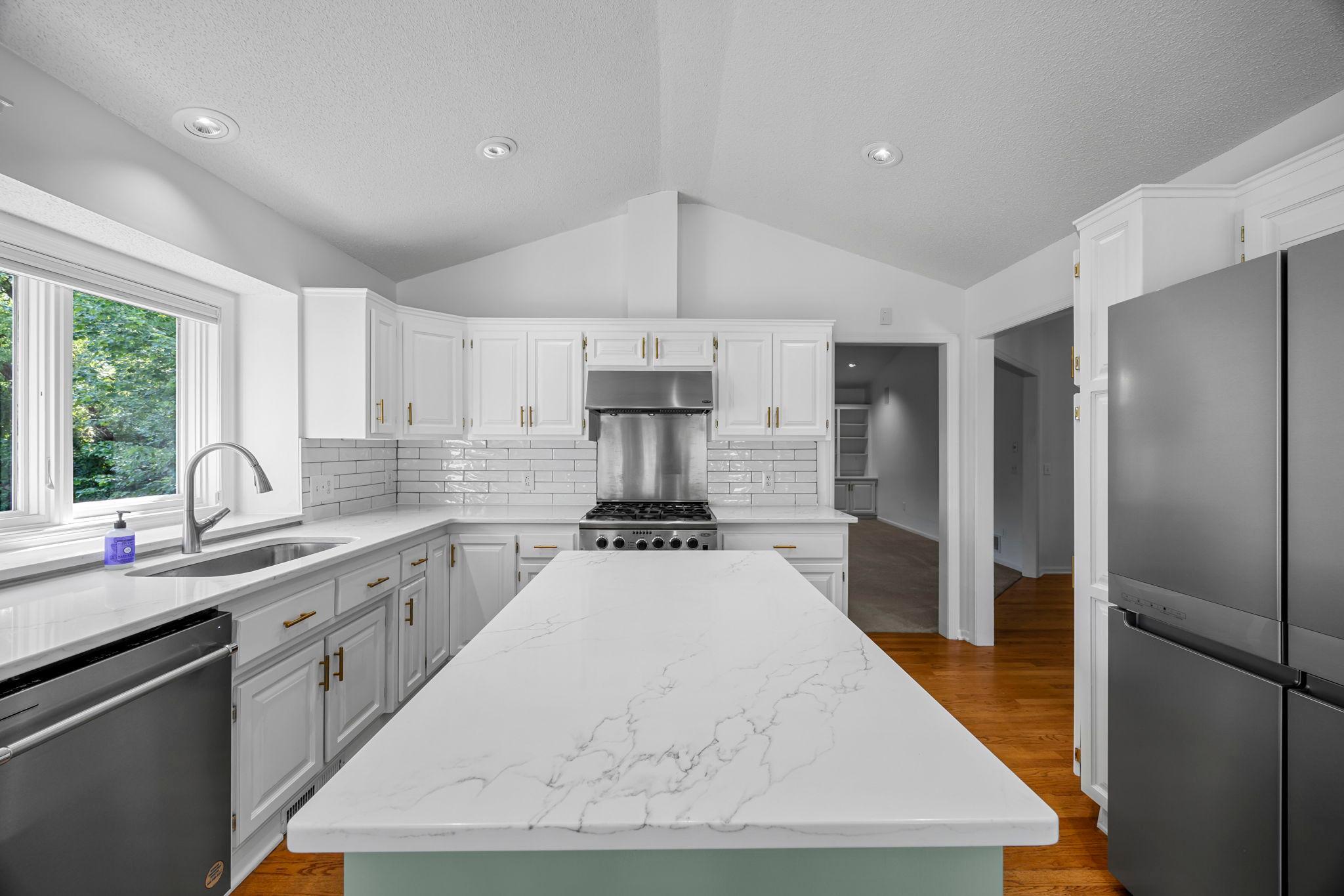 5553 Fenway Court