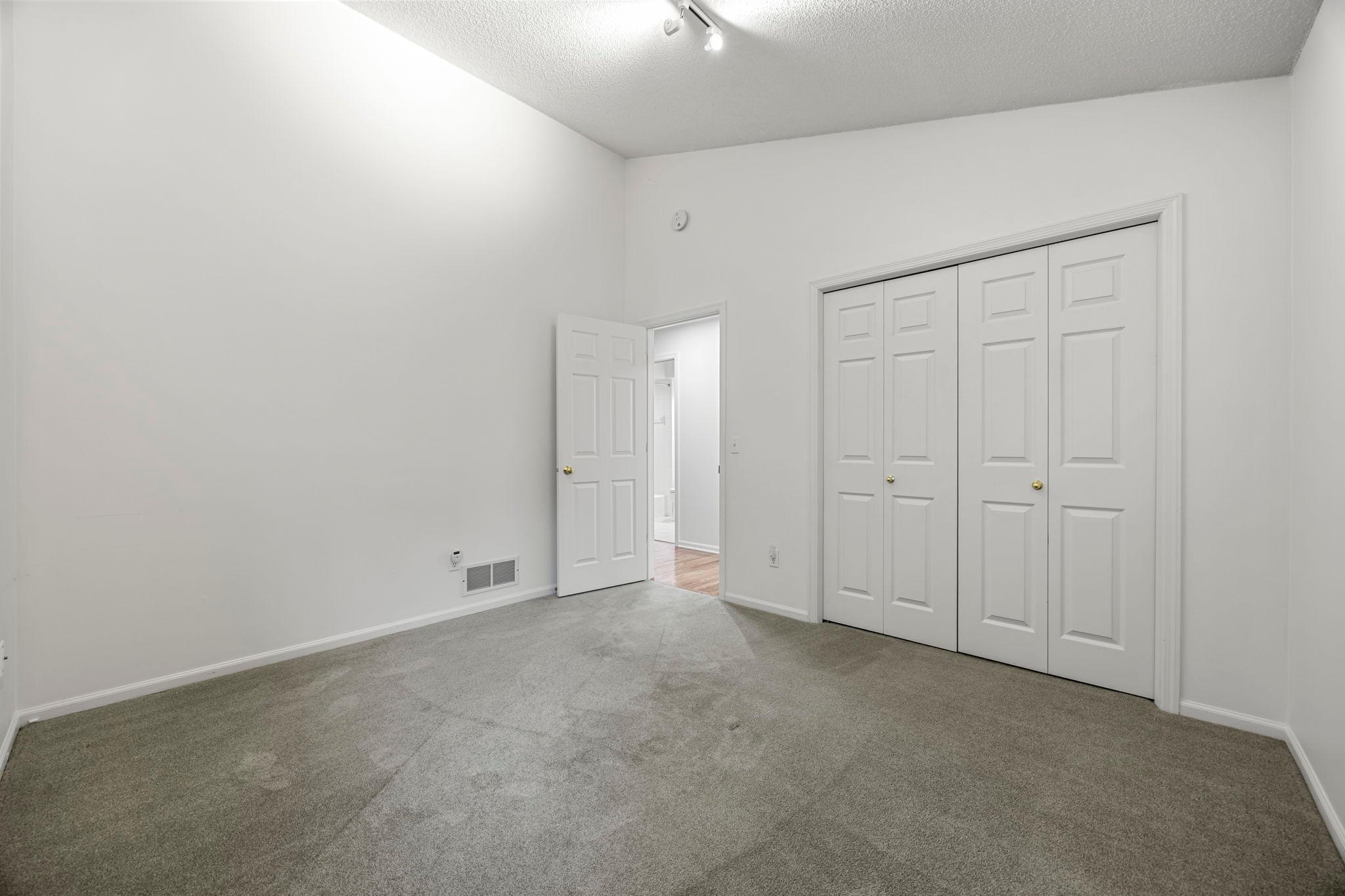 5553 Fenway Court