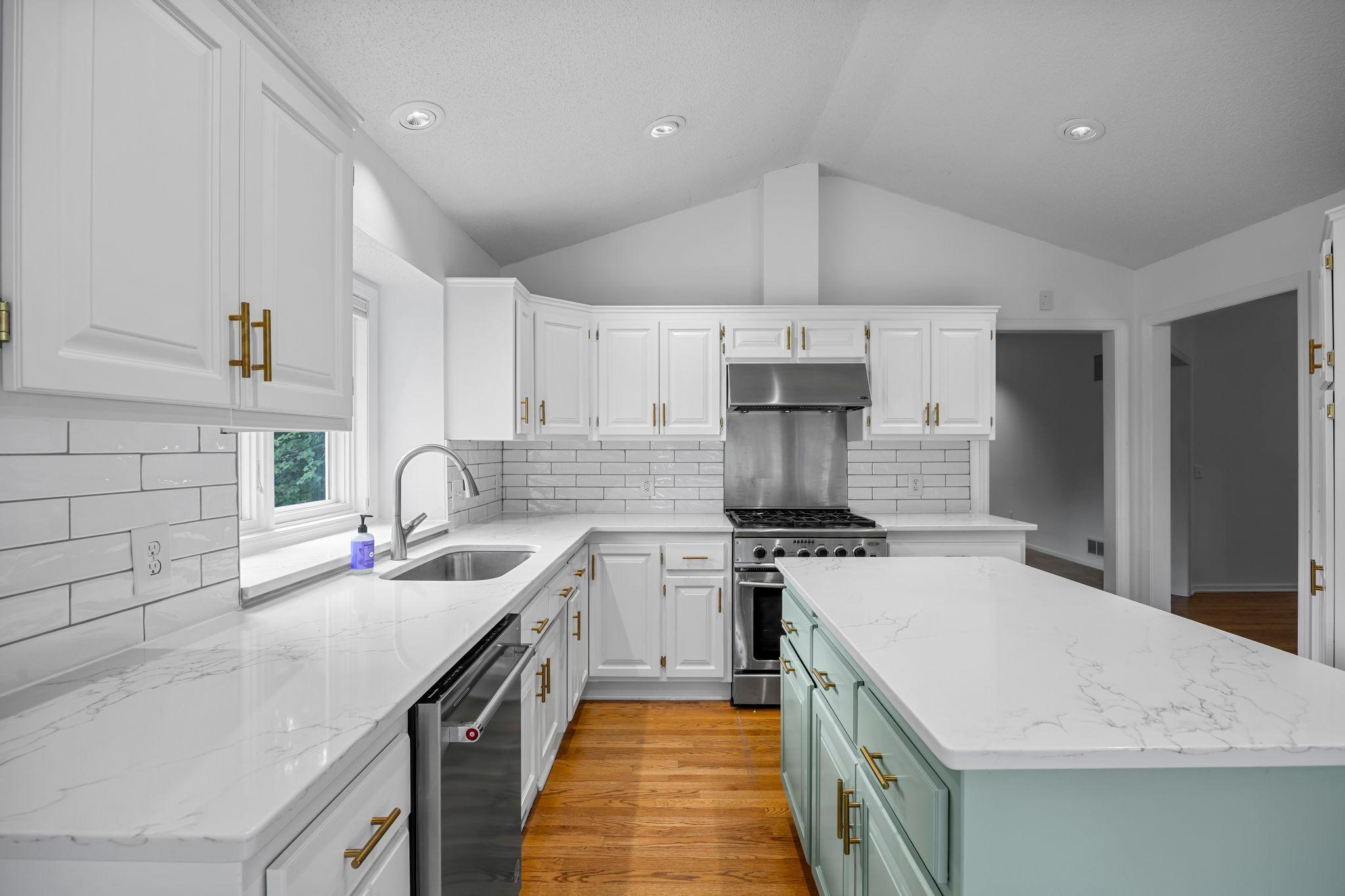 5553 Fenway Court