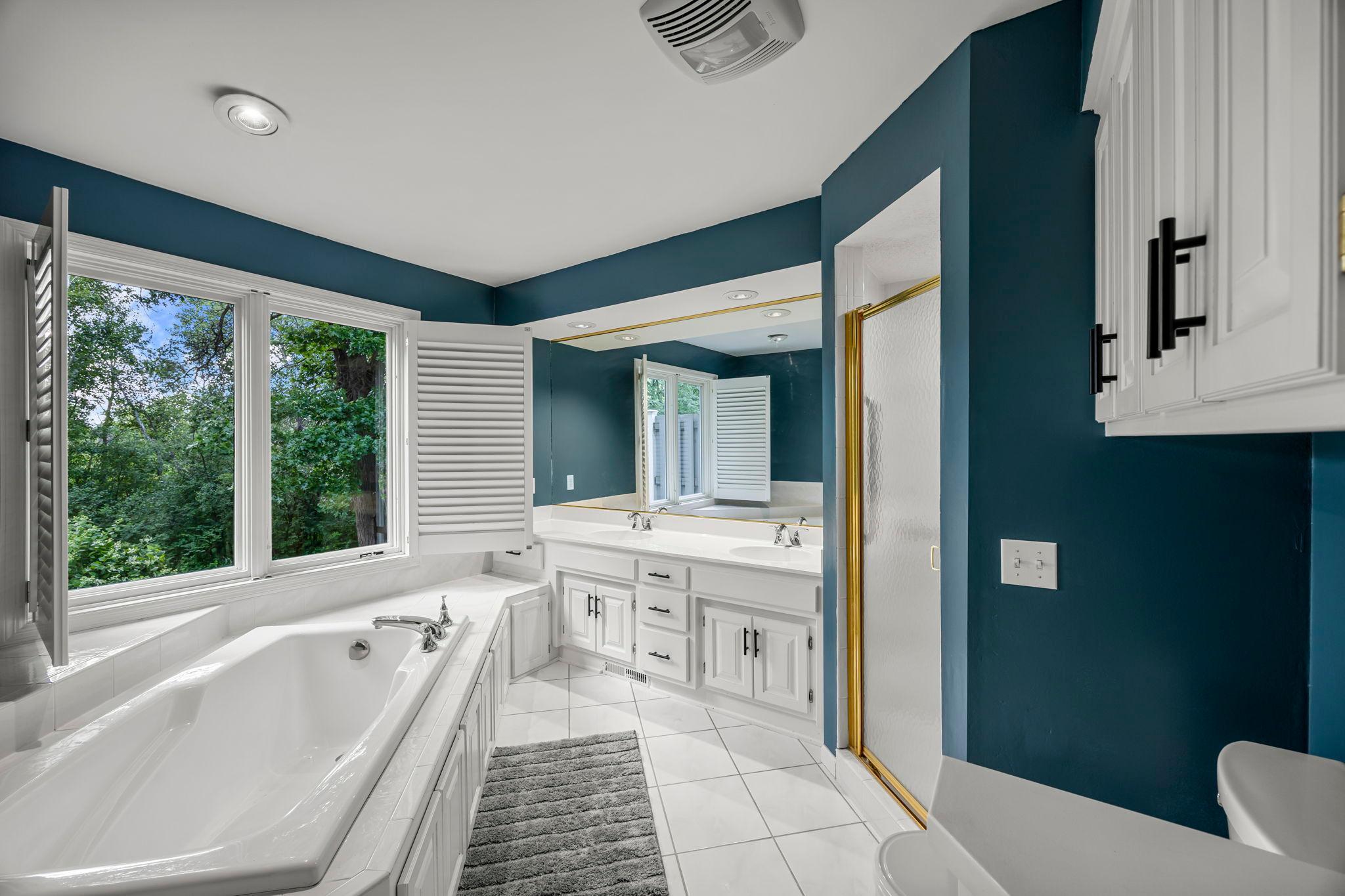 5553 Fenway Court