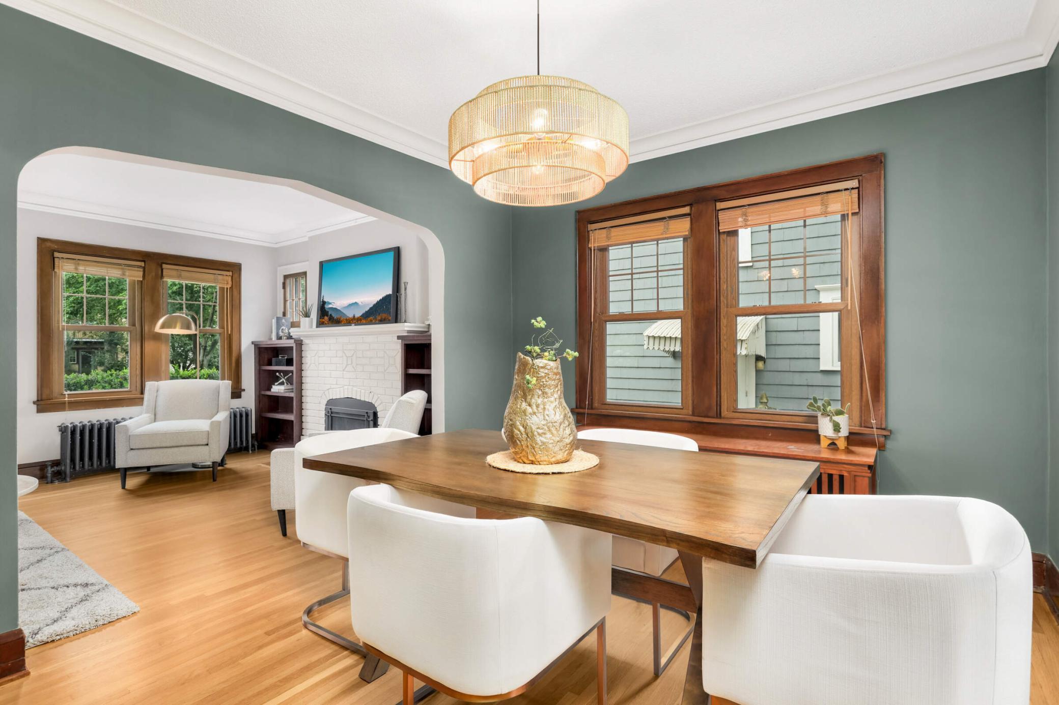 1712 Scheffer Avenue