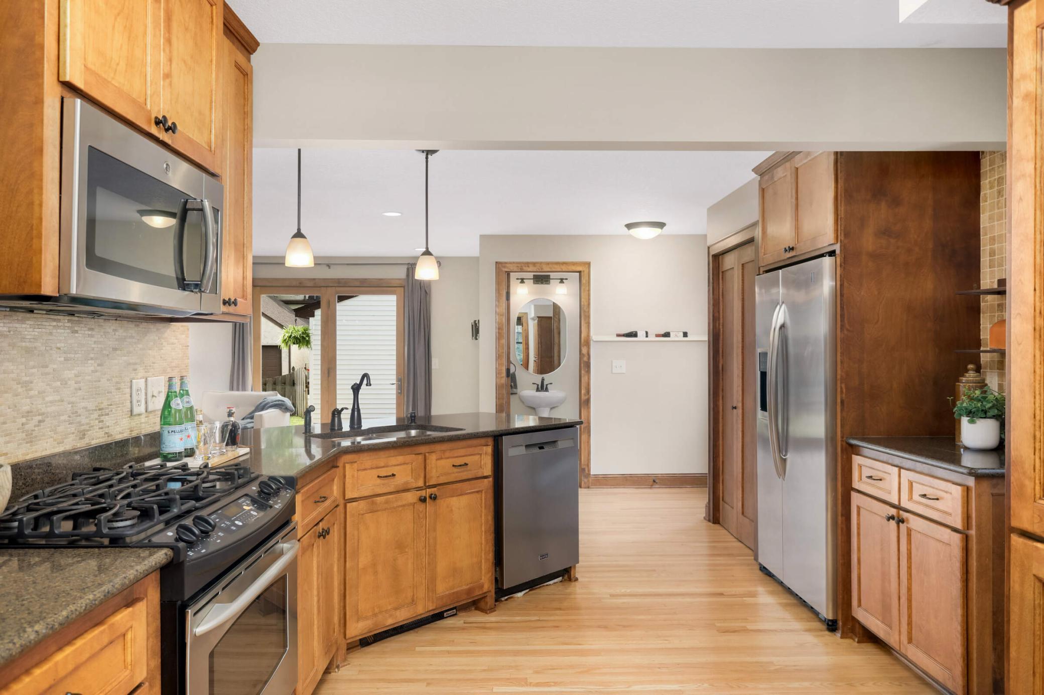 1712 Scheffer Avenue