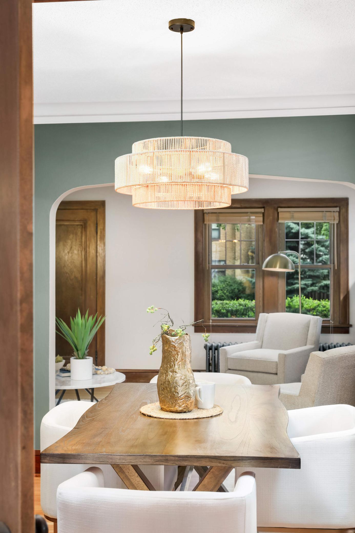 1712 Scheffer Avenue