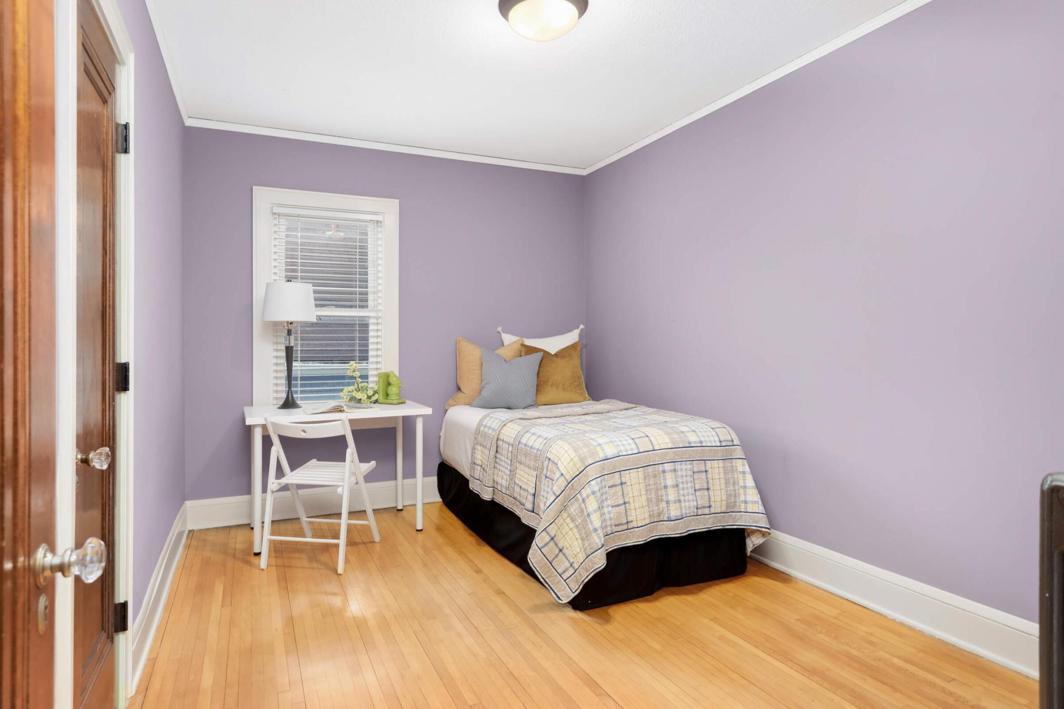 1712 Scheffer Avenue