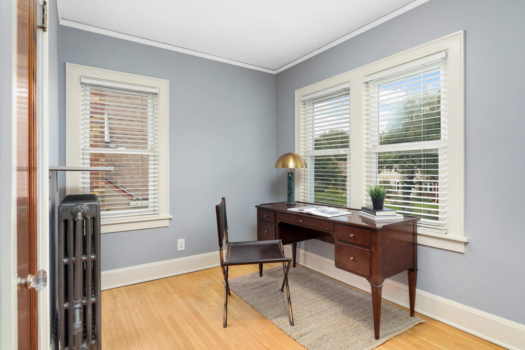 1712 Scheffer Avenue