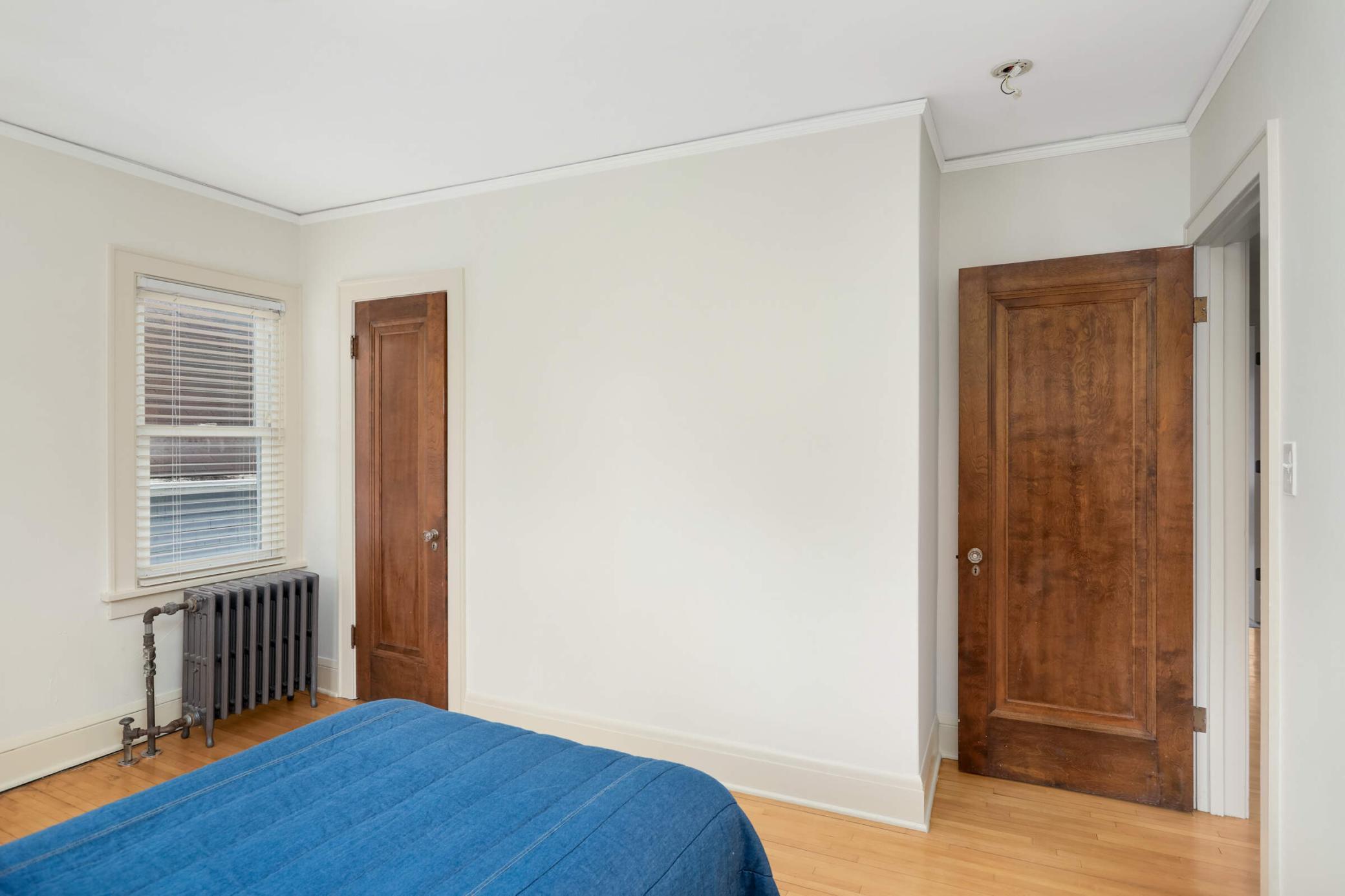 1712 Scheffer Avenue