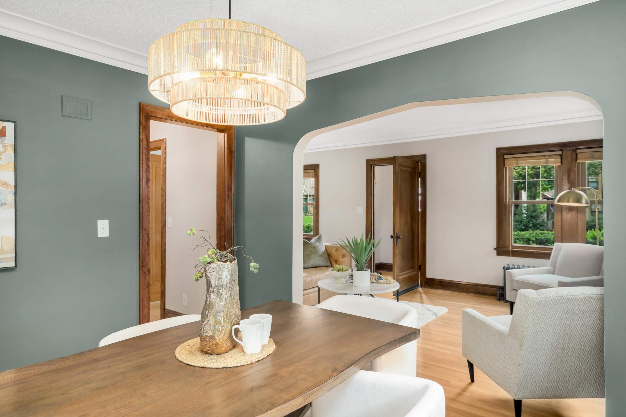 1712 Scheffer Avenue