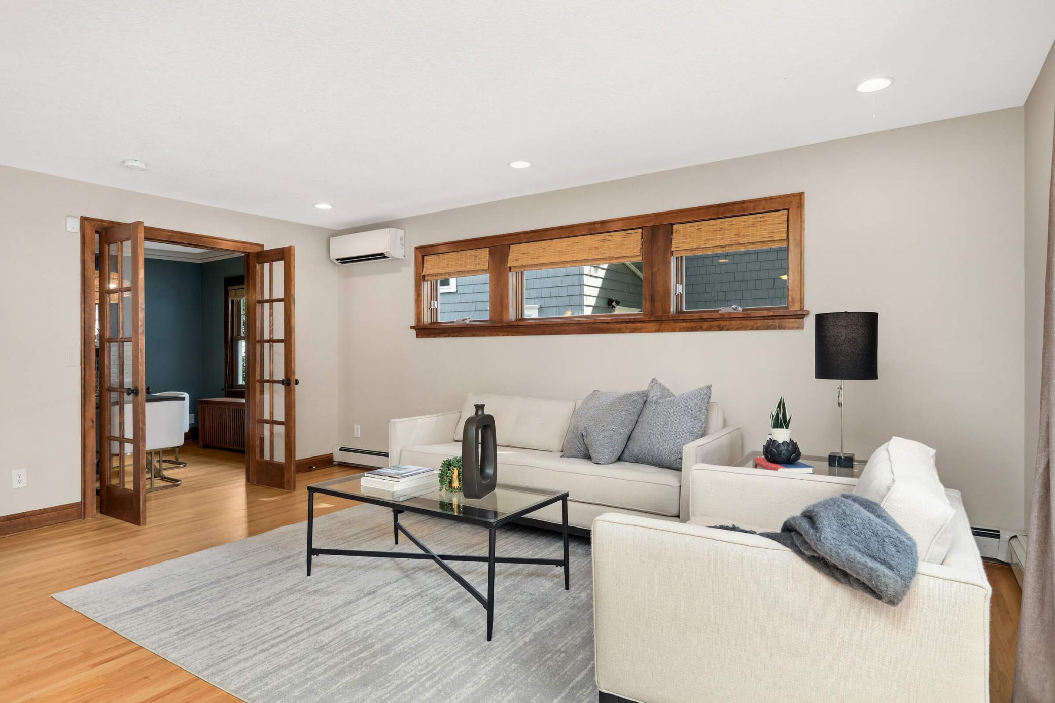 1712 Scheffer Avenue