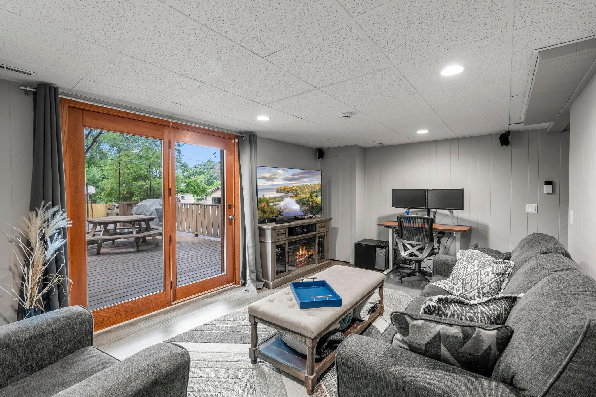 672 Goodview Avenue N