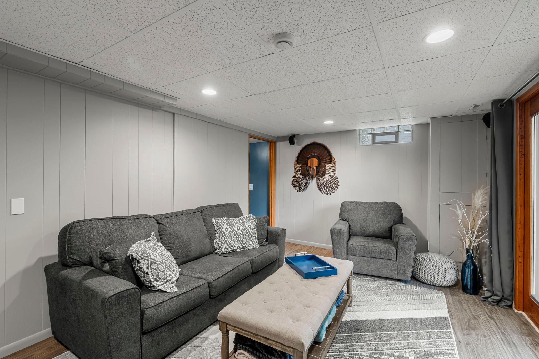 672 Goodview Avenue N