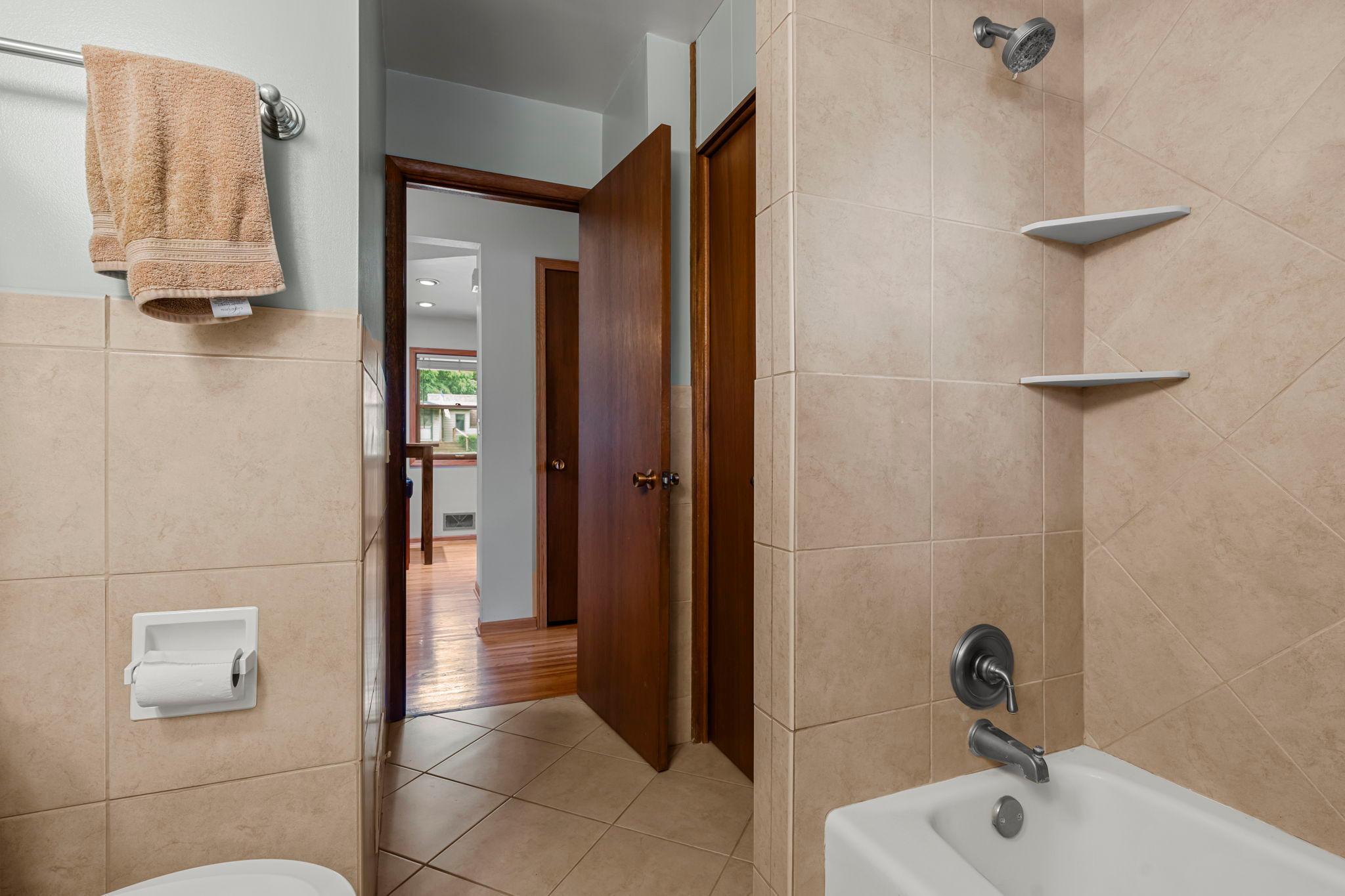 672 Goodview Avenue N