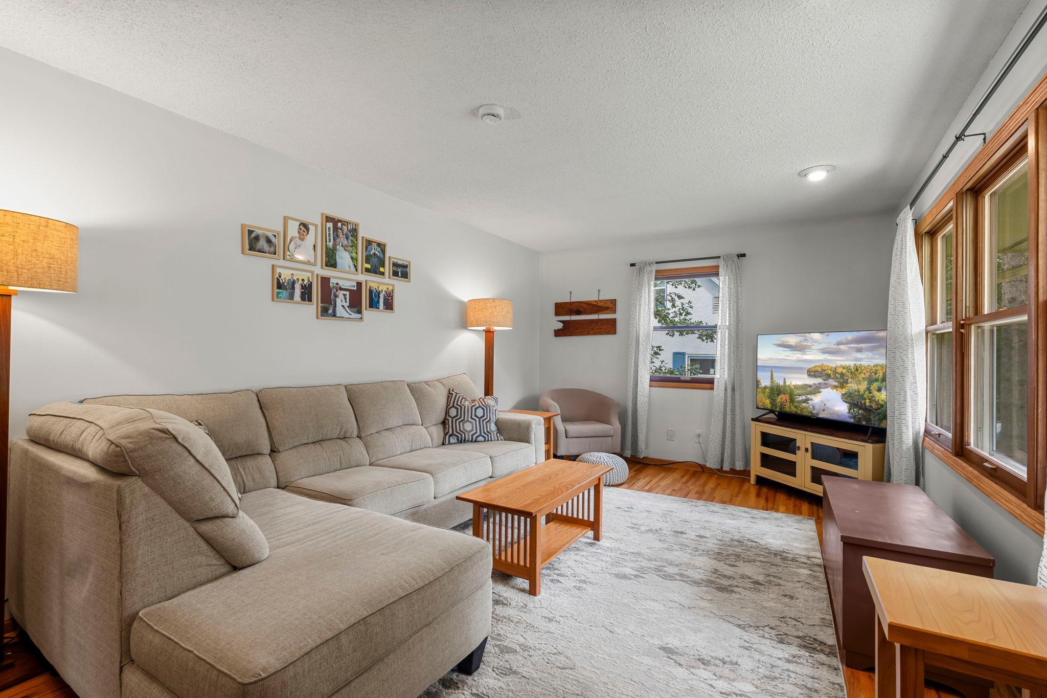 672 Goodview Avenue N