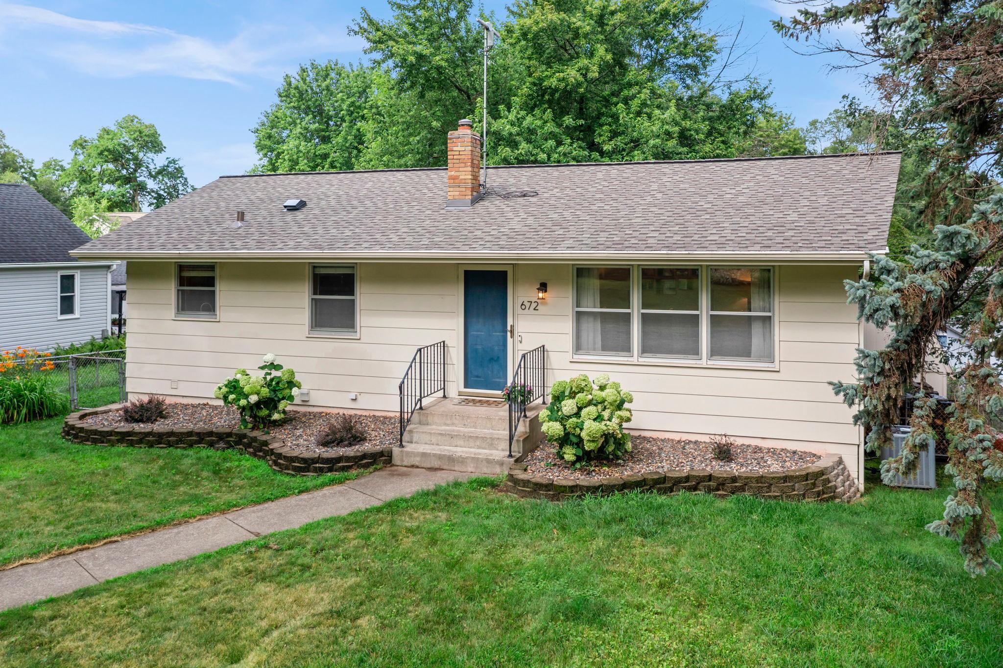 672 Goodview Avenue N