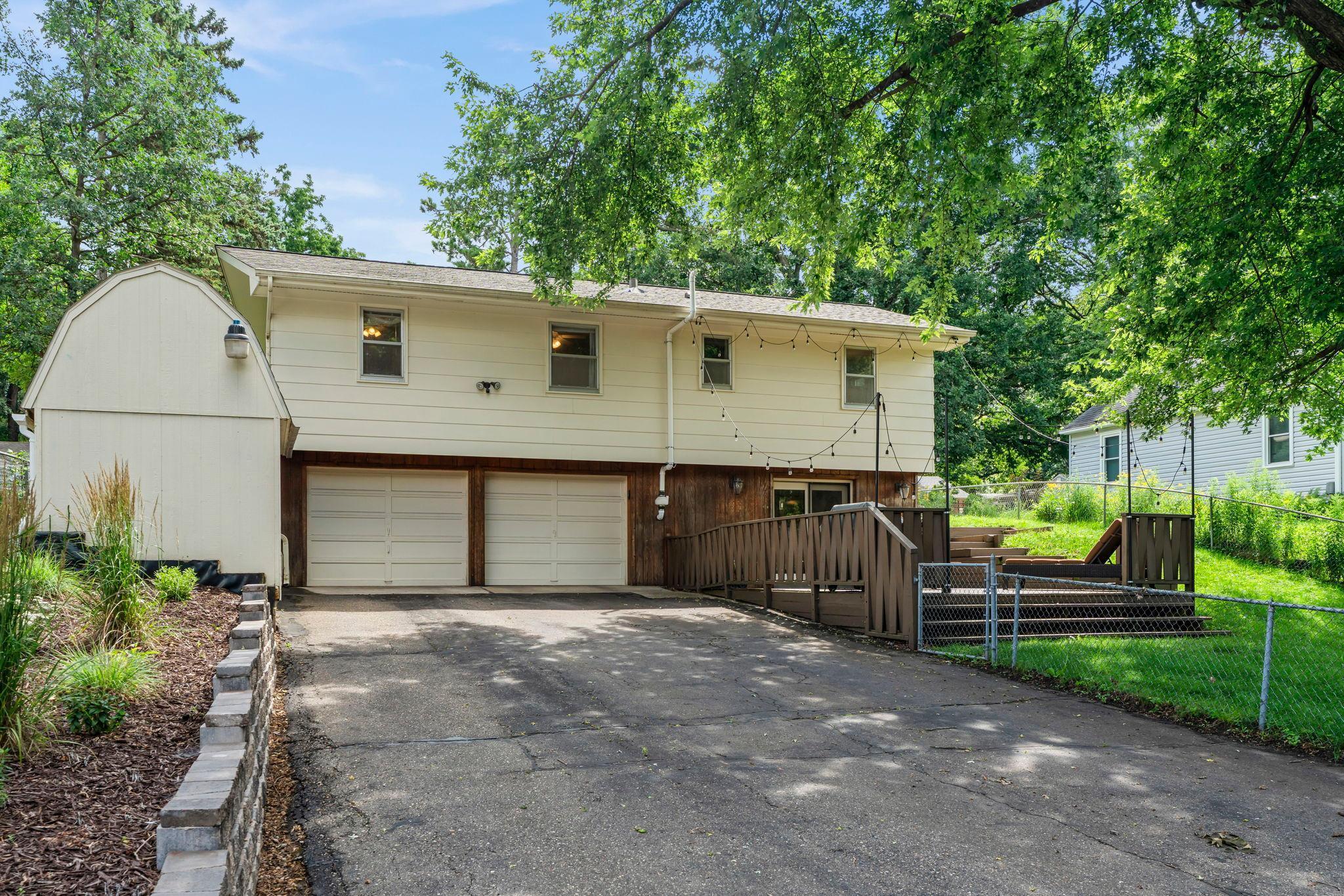 672 Goodview Avenue N