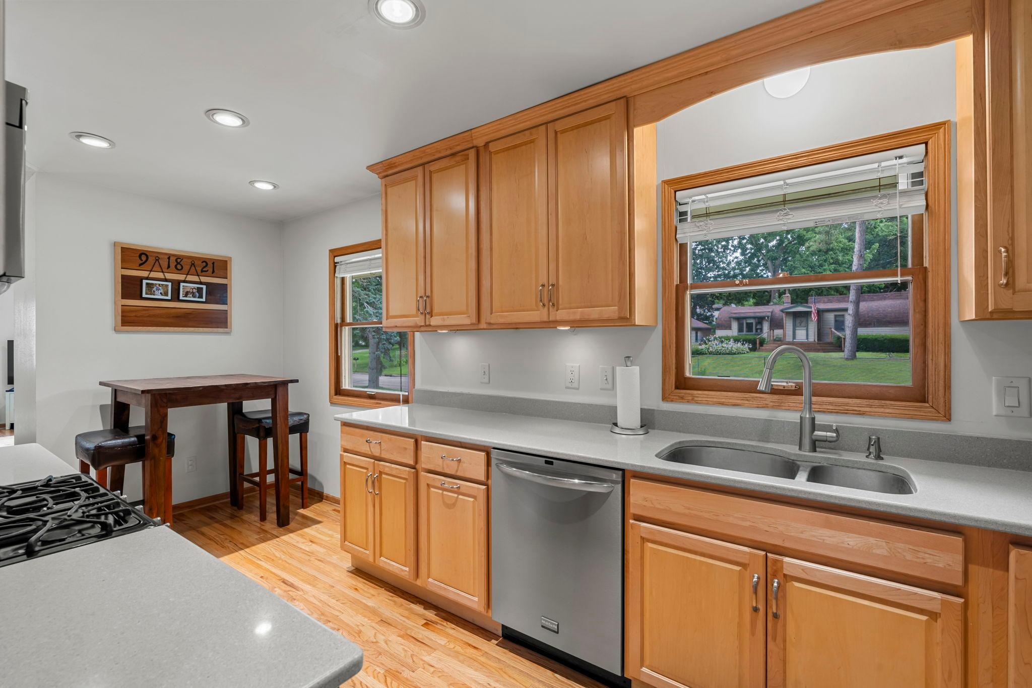 672 Goodview Avenue N