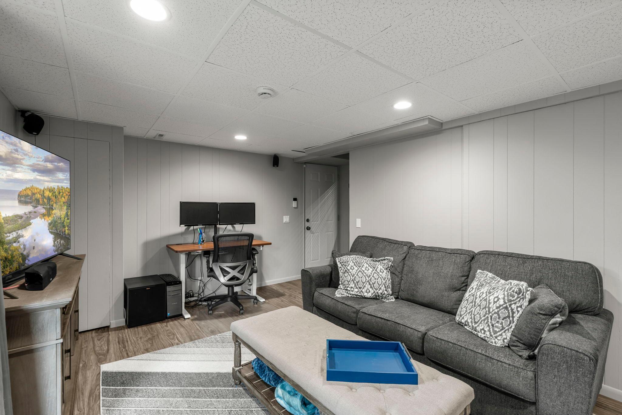 672 Goodview Avenue N