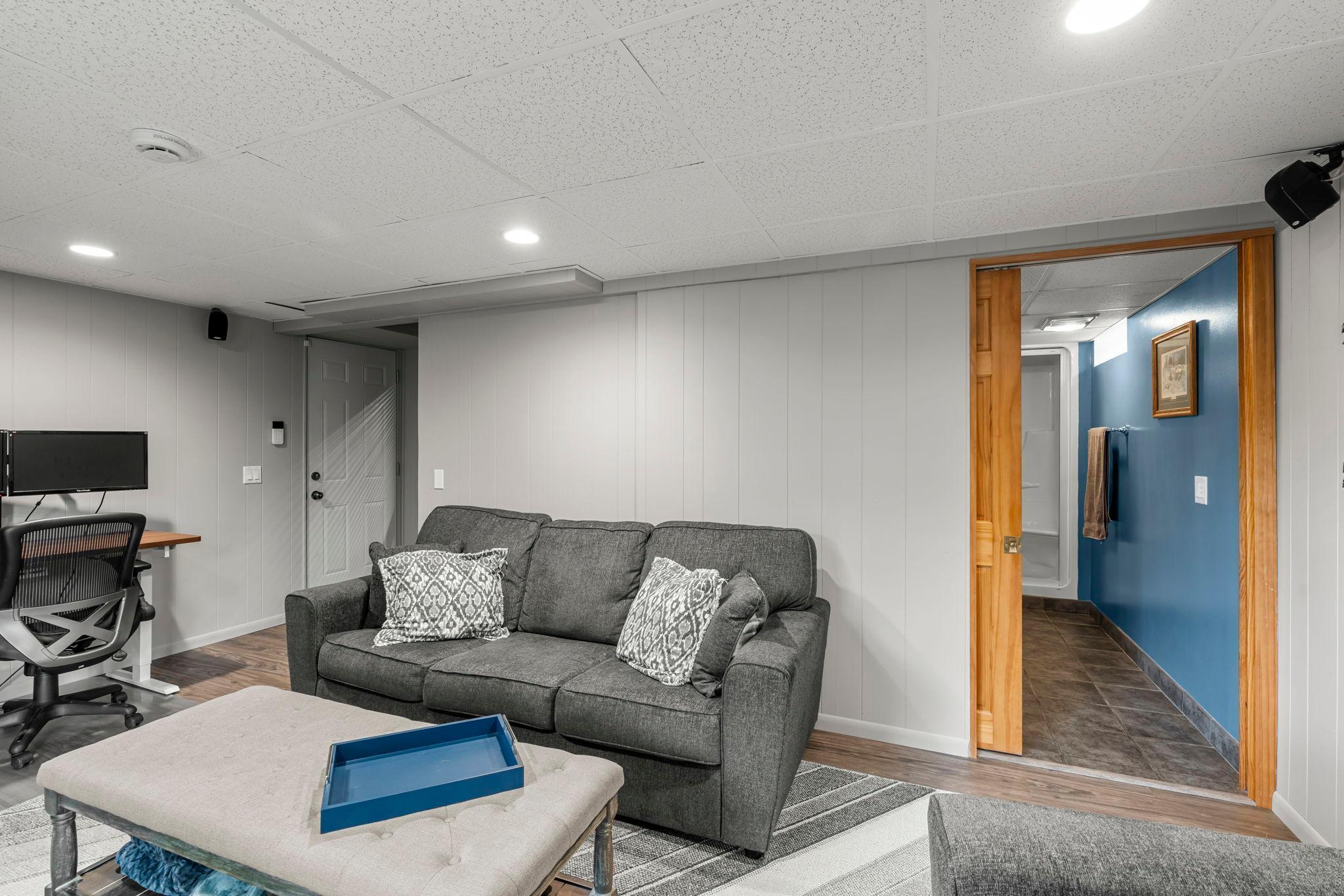 672 Goodview Avenue N