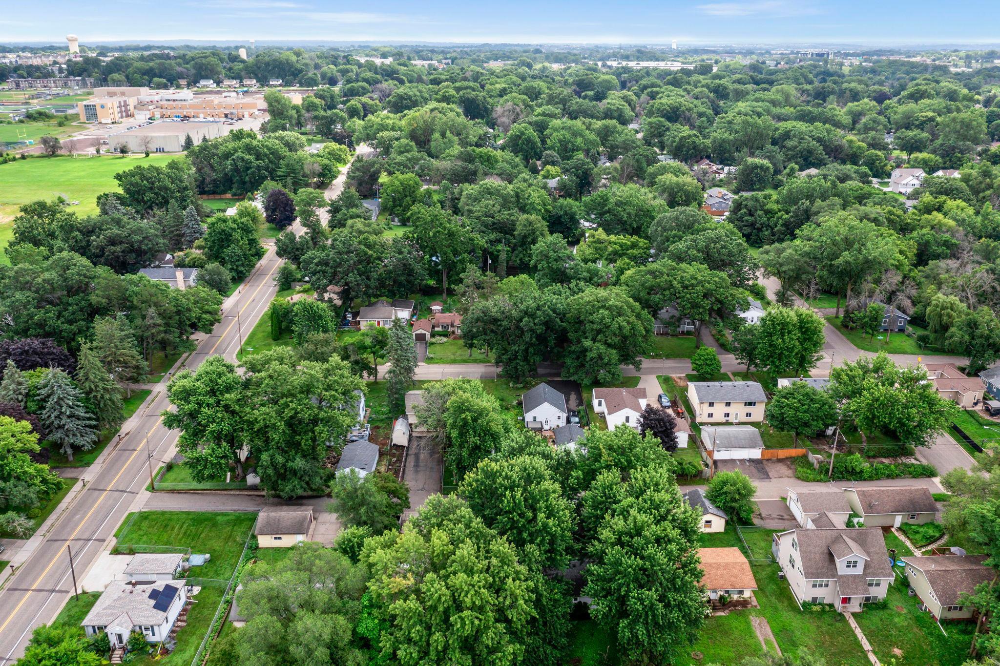 672 Goodview Avenue N